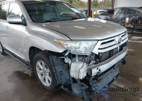 2013 Toyota Highlander Base Plus V6 z USA, uszkodzony, nr VIN 5TDZK3EH2DS100380